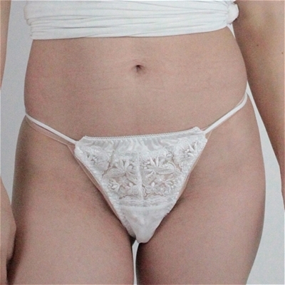 光沢柔らかレース付き脇ゴムポケット付きTバック (ホワイト)(ローター)